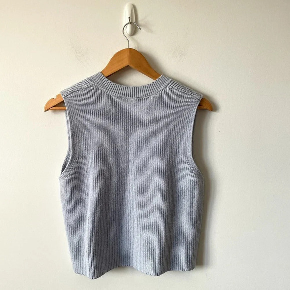 Zara V Neck Knit  Ribbed Sleeveless Sweater Vest Periwinkle Blue Size Medium - Picture 4 of 6
